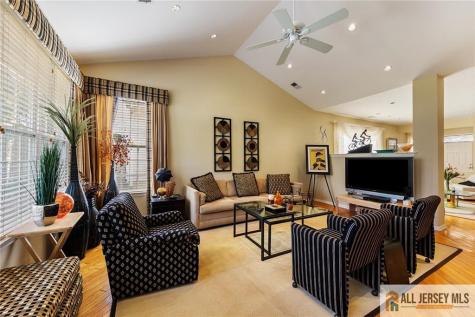 25 Missy Lane Monroe NJ 08831