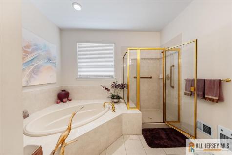 25 Missy Lane Monroe NJ 08831