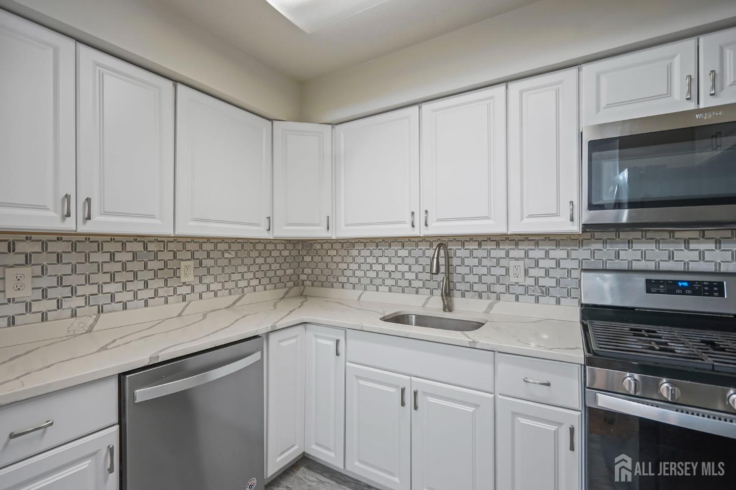 53 Foxtail Lane South Brunswick NJ 08852