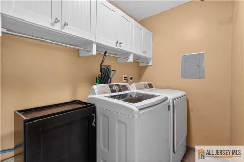 343 Lancaster Court Piscataway NJ 08854