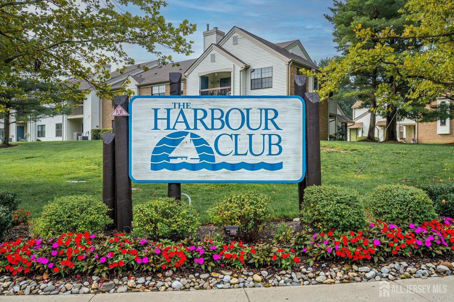 1801 Bayhead Drive Sayreville NJ 08859