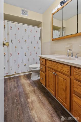 735 Cricket Lane Woodbridge Proper NJ 07095