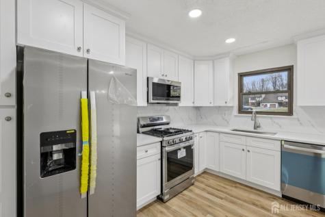 21 Wellington Court Sayreville NJ 08872