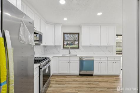 21 Wellington Court Sayreville NJ 08872