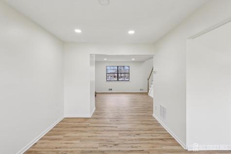 21 Wellington Court Sayreville NJ 08872