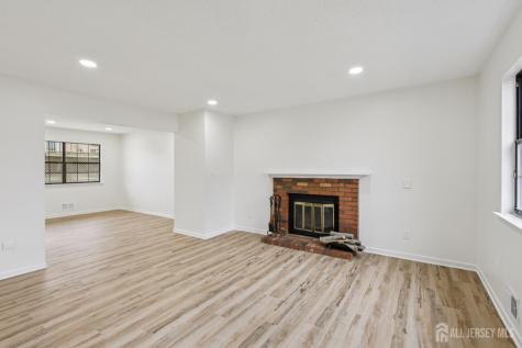 21 Wellington Court Sayreville NJ 08872