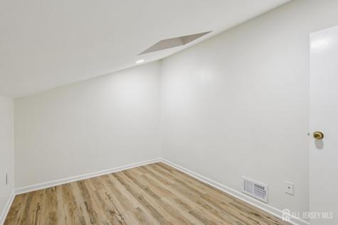 21 Wellington Court Sayreville NJ 08872