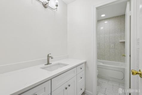 21 Wellington Court Sayreville NJ 08872