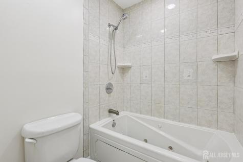 21 Wellington Court Sayreville NJ 08872