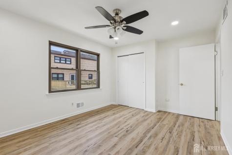 21 Wellington Court Sayreville NJ 08872