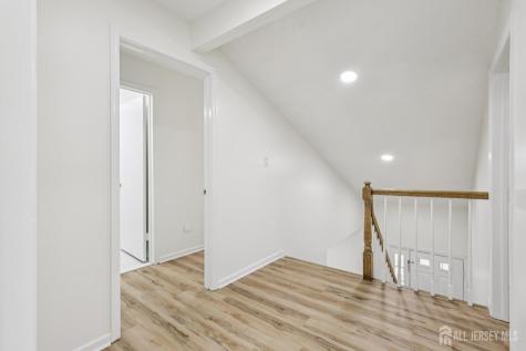 21 Wellington Court Sayreville NJ 08872