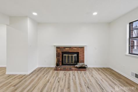 21 Wellington Court Sayreville NJ 08872
