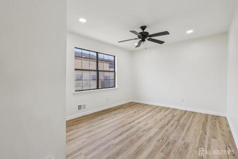 21 Wellington Court Sayreville NJ 08872