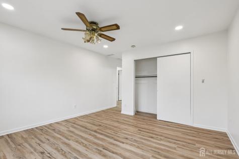 21 Wellington Court Sayreville NJ 08872