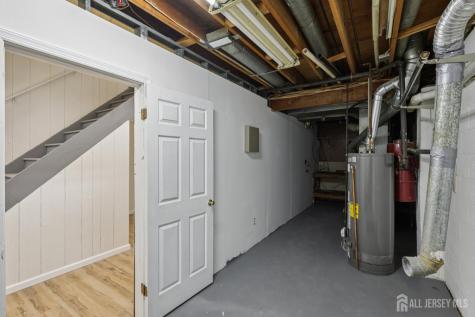 21 Wellington Court Sayreville NJ 08872