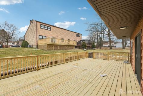 21 Wellington Court Sayreville NJ 08872