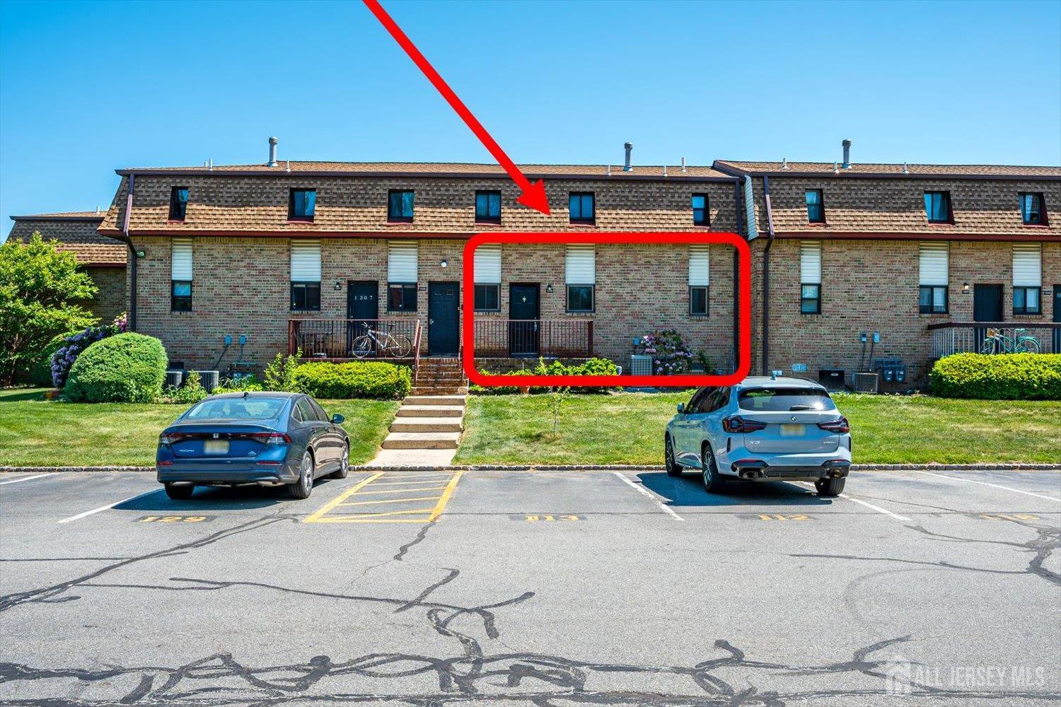 1305 N Oaks Boulevard N North Brunswick NJ 08902
