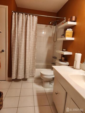 3 Twin River Drive Hightstown NJ 08520