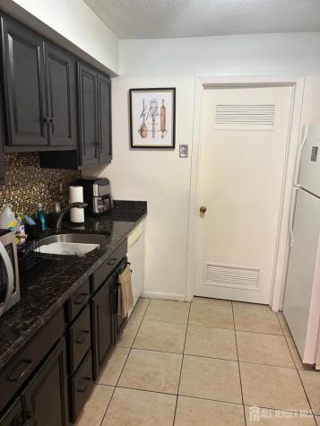 1 Arrowwood Lane South Brunswick NJ 08852