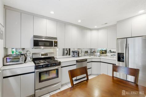 38 Carriage Place Edison NJ 08820