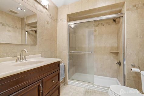 38 Carriage Place Edison NJ 08820