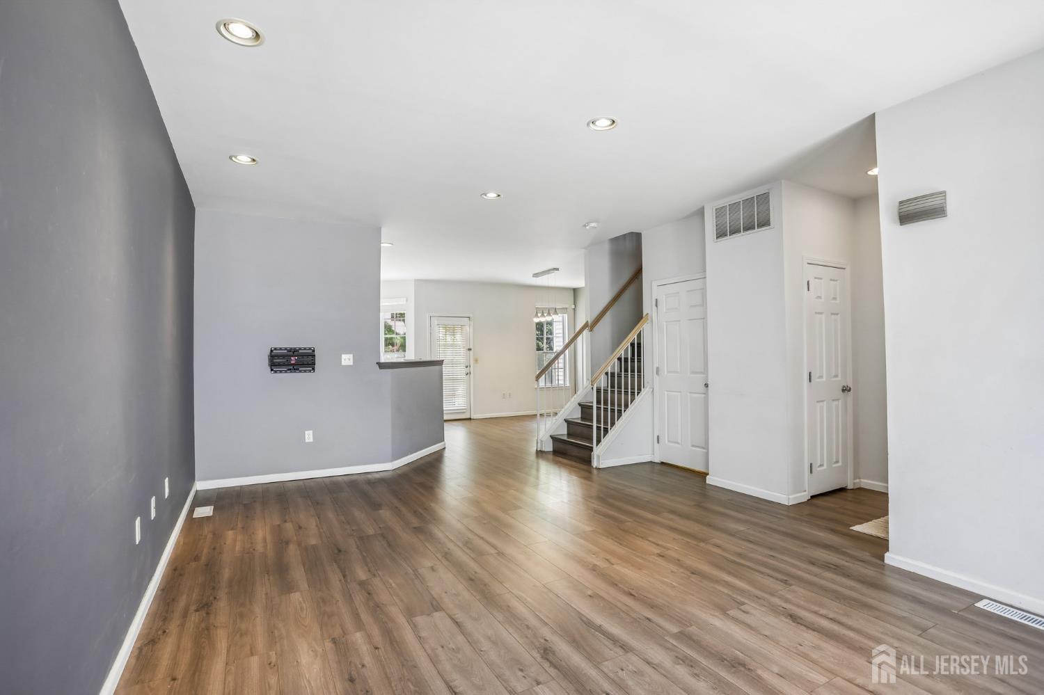 5 Schlottfeld Lane Parlin NJ 08859