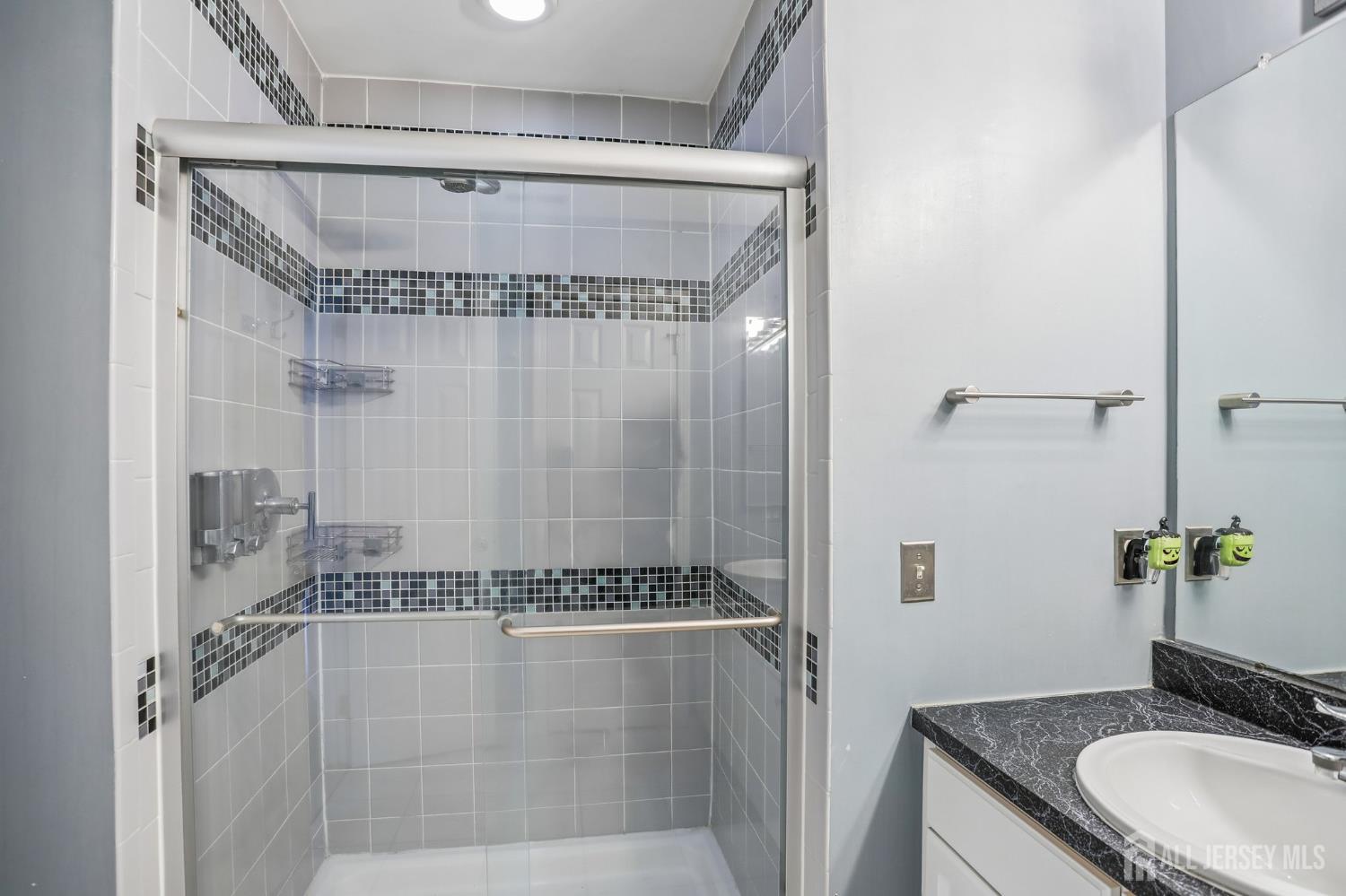 5 Schlottfeld Lane Parlin NJ 08859