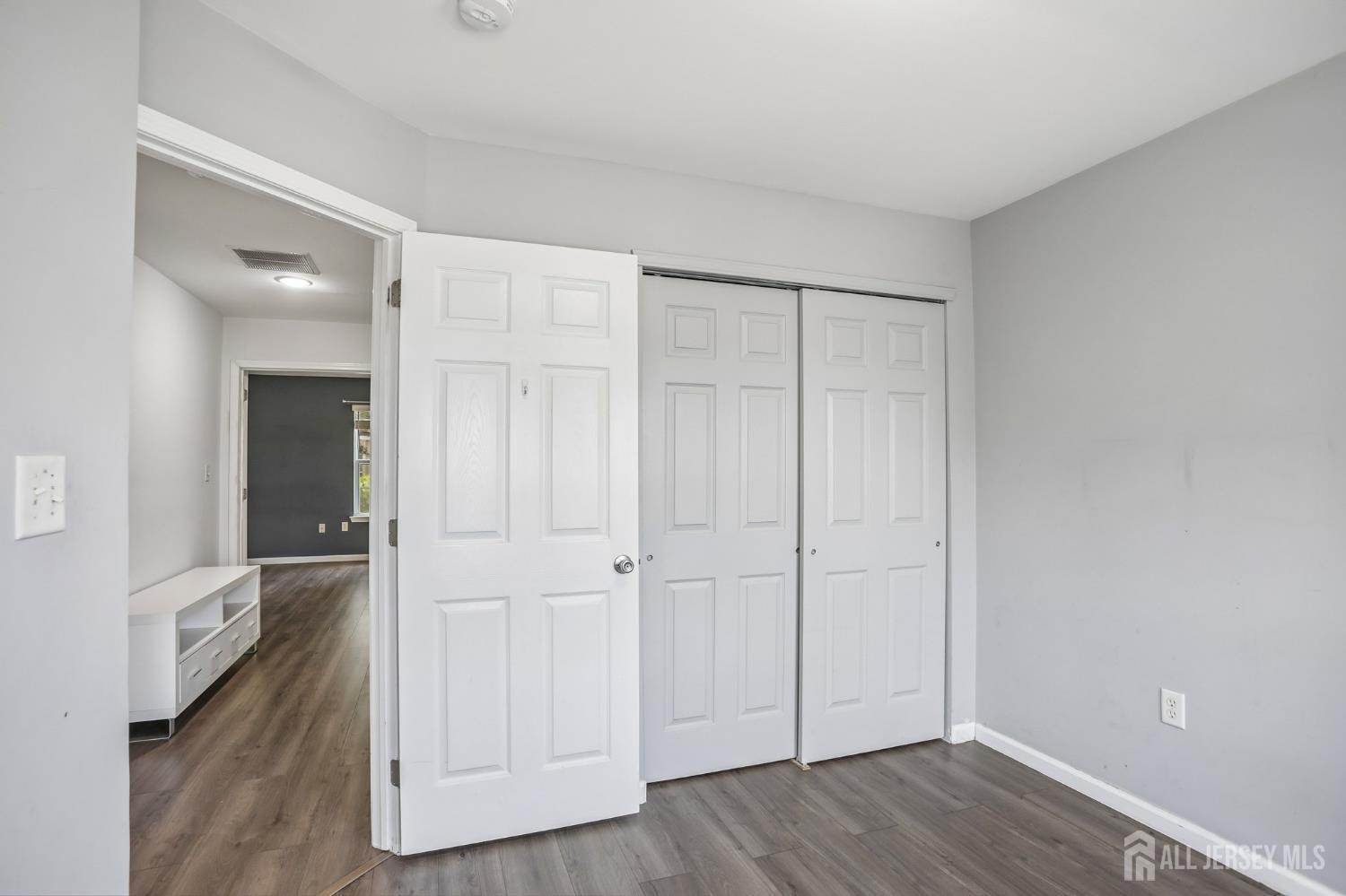 5 Schlottfeld Lane Parlin NJ 08859