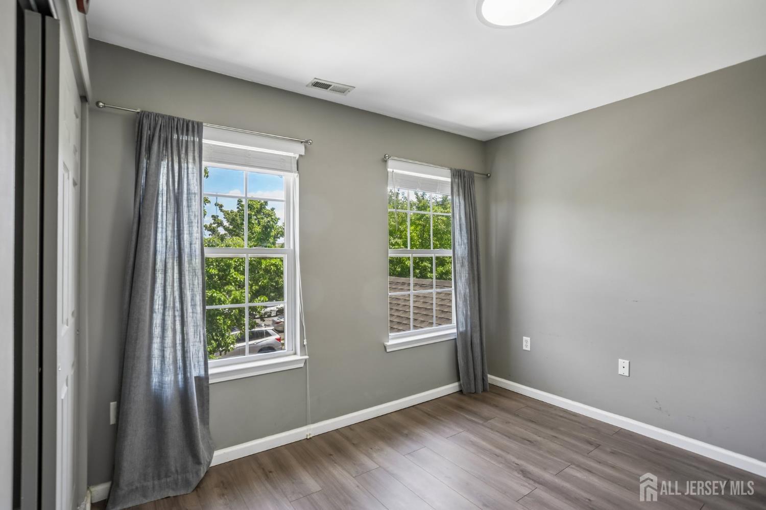5 Schlottfeld Lane Parlin NJ 08859