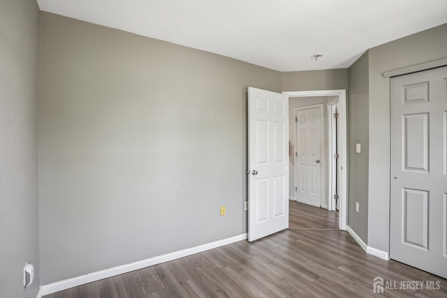 5 Schlottfeld Lane Parlin NJ 08859