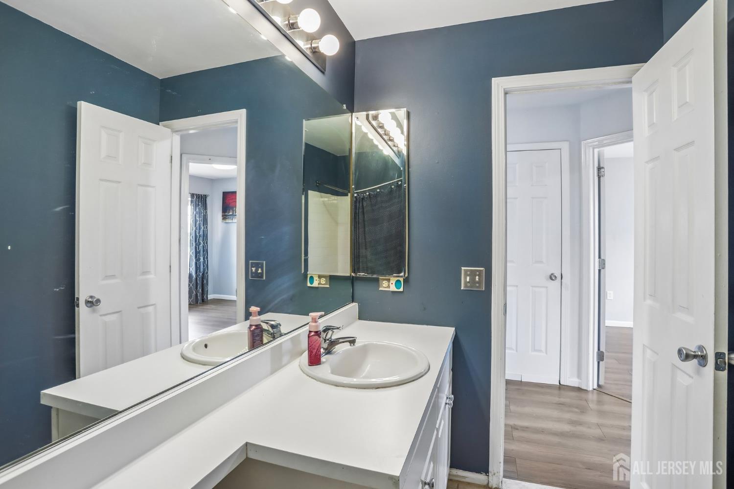 5 Schlottfeld Lane Parlin NJ 08859