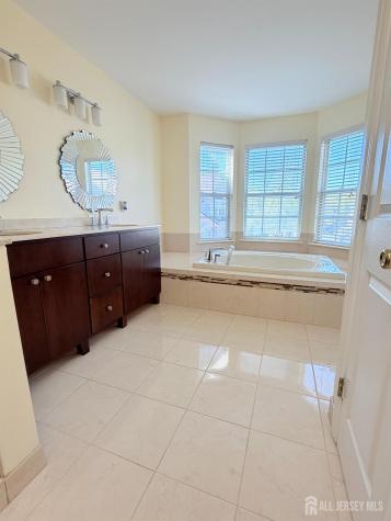 19 Gallop Lane Franklin Twsp NJ 08873
