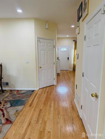 19 Gallop Lane Franklin Twsp NJ 08873