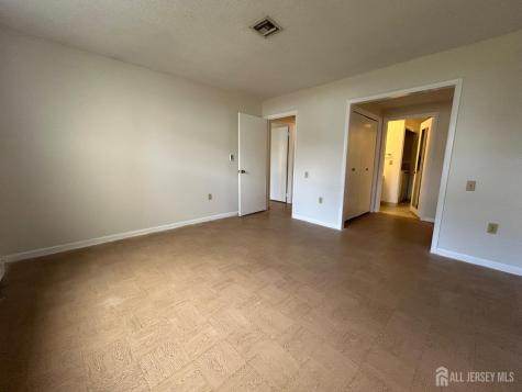 136 Plymouth Lane Monroe NJ 08831