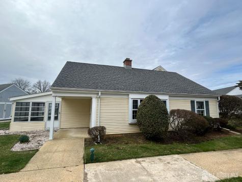136 Plymouth Lane Monroe NJ 08831