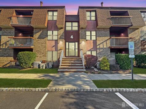 39 Powderhorn Court Woodbridge Proper NJ 07095