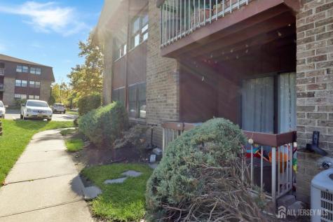 39 Powderhorn Court Woodbridge Proper NJ 07095