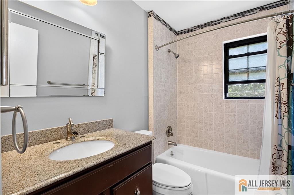 324 Gills Lane Iselin NJ 08830