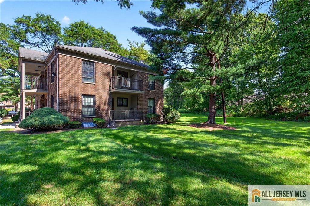 324 Gills Lane Iselin NJ 08830