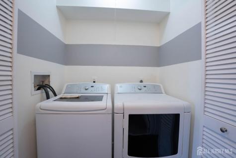 2-Z Avon Drive East Windsor NJ 08520