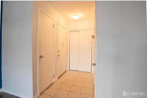 2-Z Avon Drive East Windsor NJ 08520