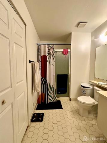 488 Witney Court North Brunswick NJ 08902