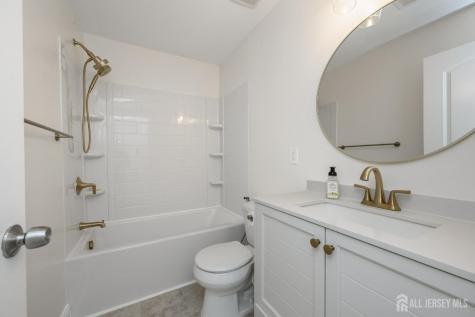 2302 Bayhead Drive Sayreville NJ 08859