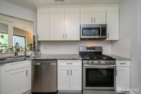 2302 Bayhead Drive Sayreville NJ 08859