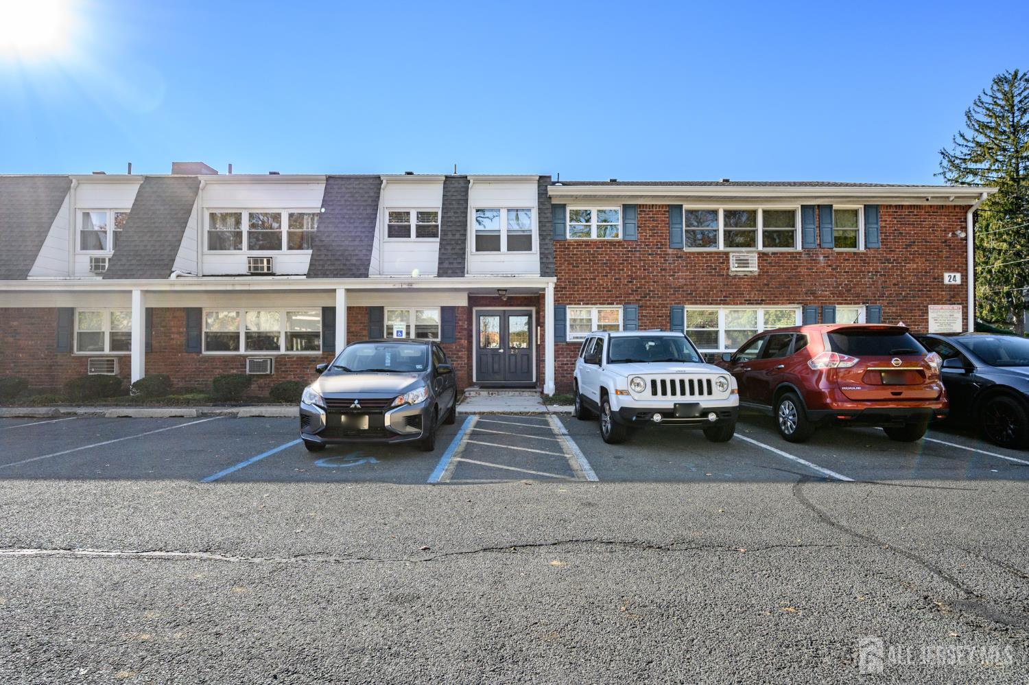 24 Woodedge Avenue Edison NJ 08817