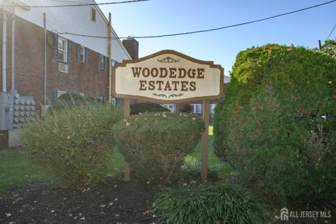 24 Woodedge Avenue Edison NJ 08817