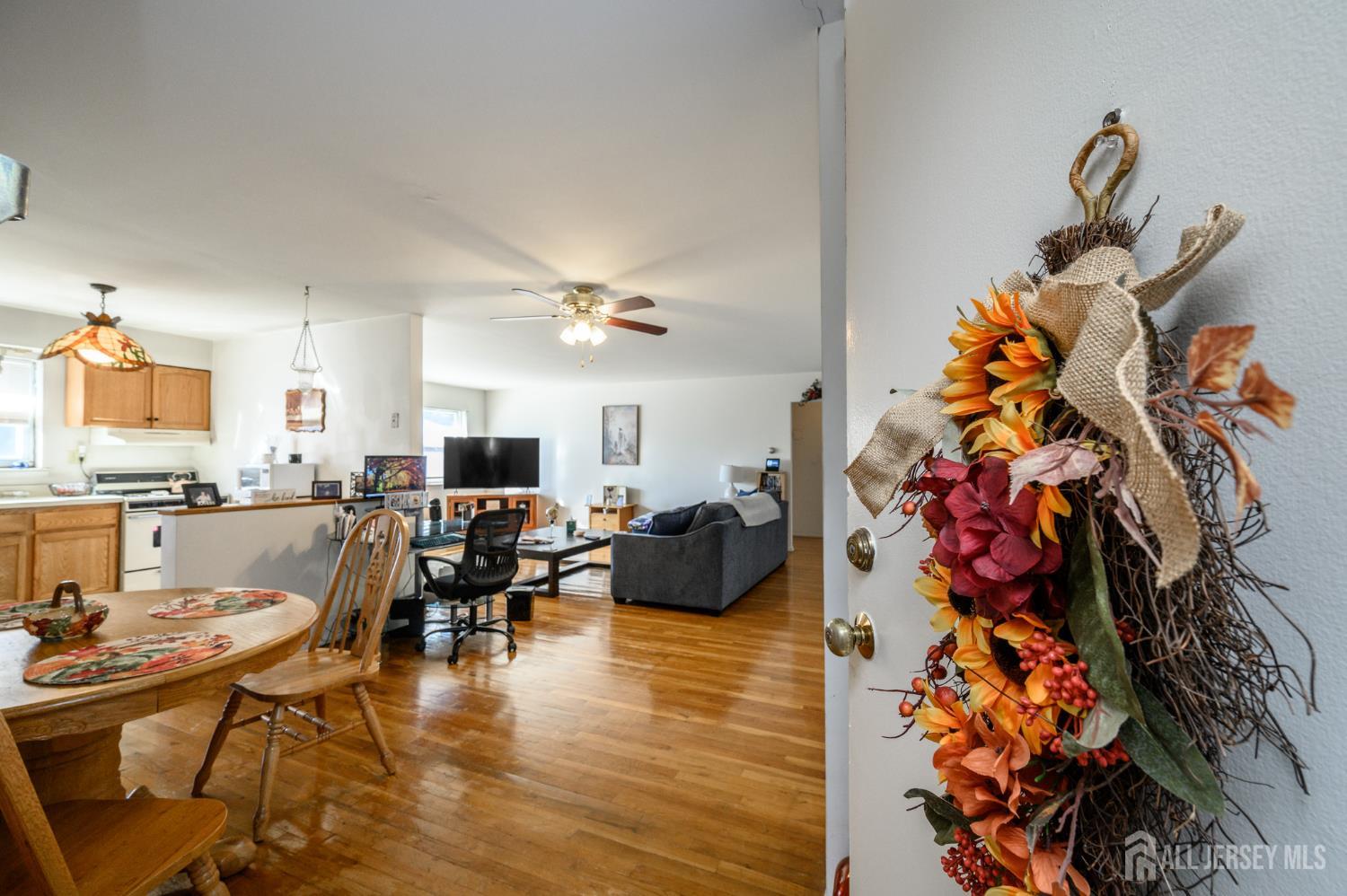 24 Woodedge Avenue Edison NJ 08817