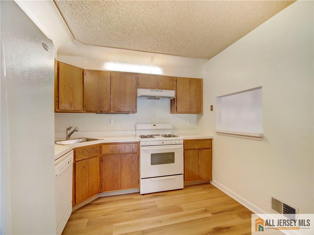 81 Canterbury Court Piscataway NJ 08854