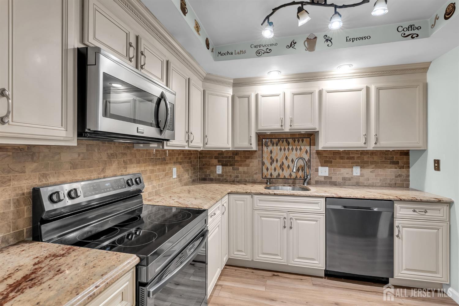 288 Sudbury Lane Jamesburg NJ 08831