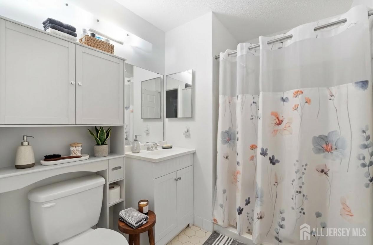 107 Rachel Court Franklin NJ 08823